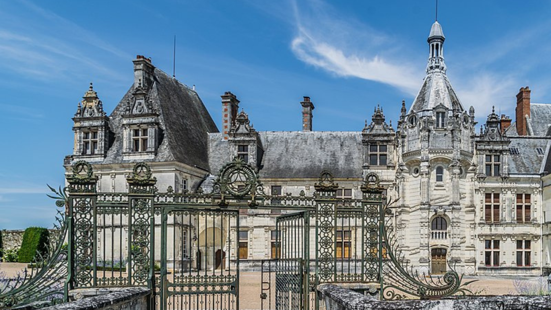 Extérieur du chateau de Saint Aignan, 41, France